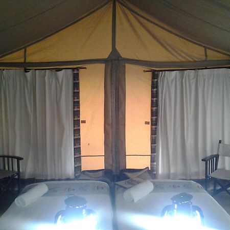 Villa Maili Saba Camp à Nakuru Chambre photo