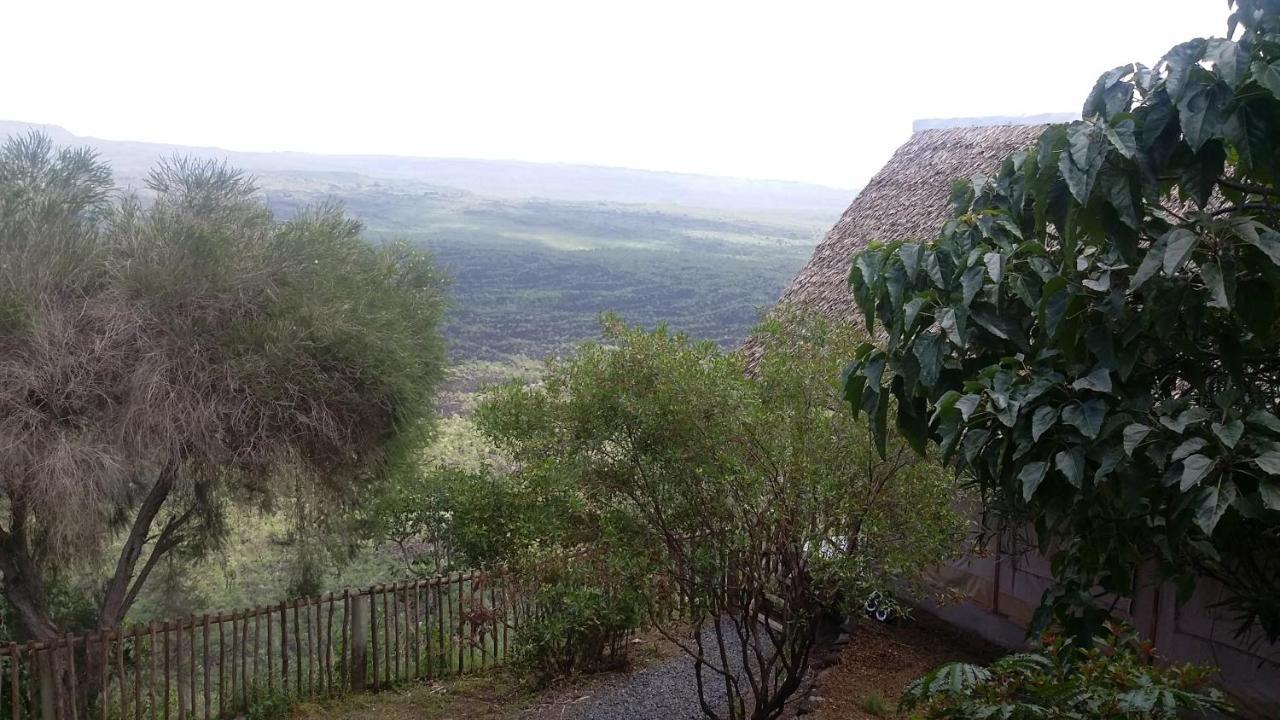 Villa Maili Saba Camp à Nakuru Extérieur photo