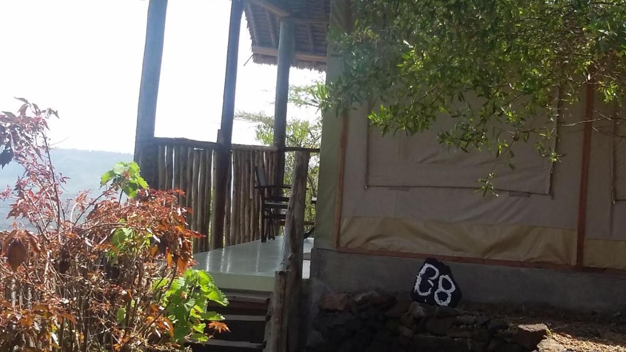 Villa Maili Saba Camp à Nakuru Extérieur photo