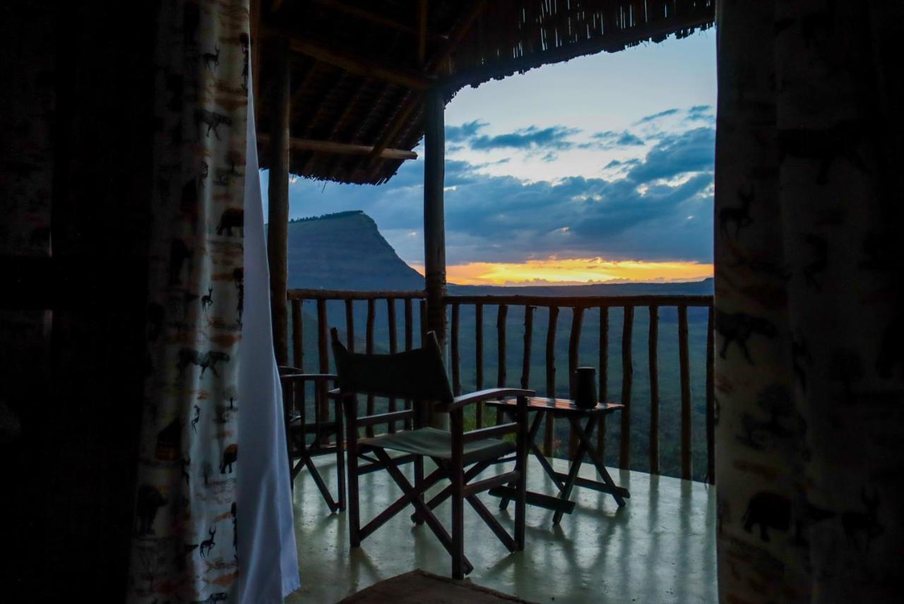 Villa Maili Saba Camp à Nakuru Extérieur photo
