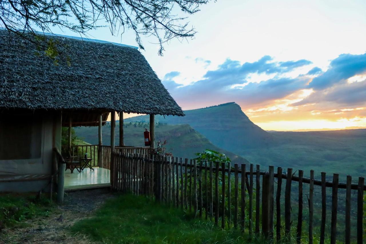 Villa Maili Saba Camp à Nakuru Extérieur photo