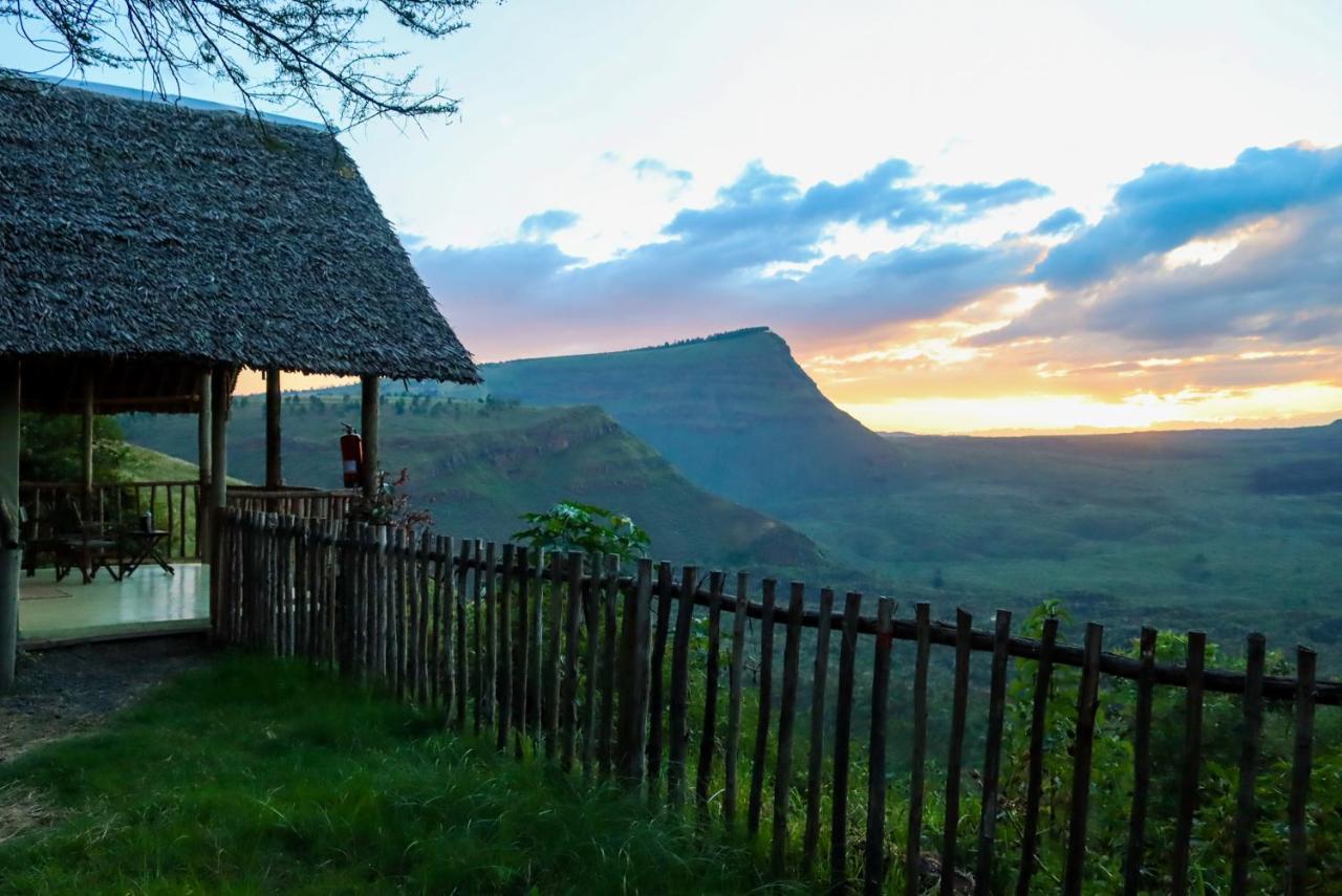 Villa Maili Saba Camp à Nakuru Extérieur photo
