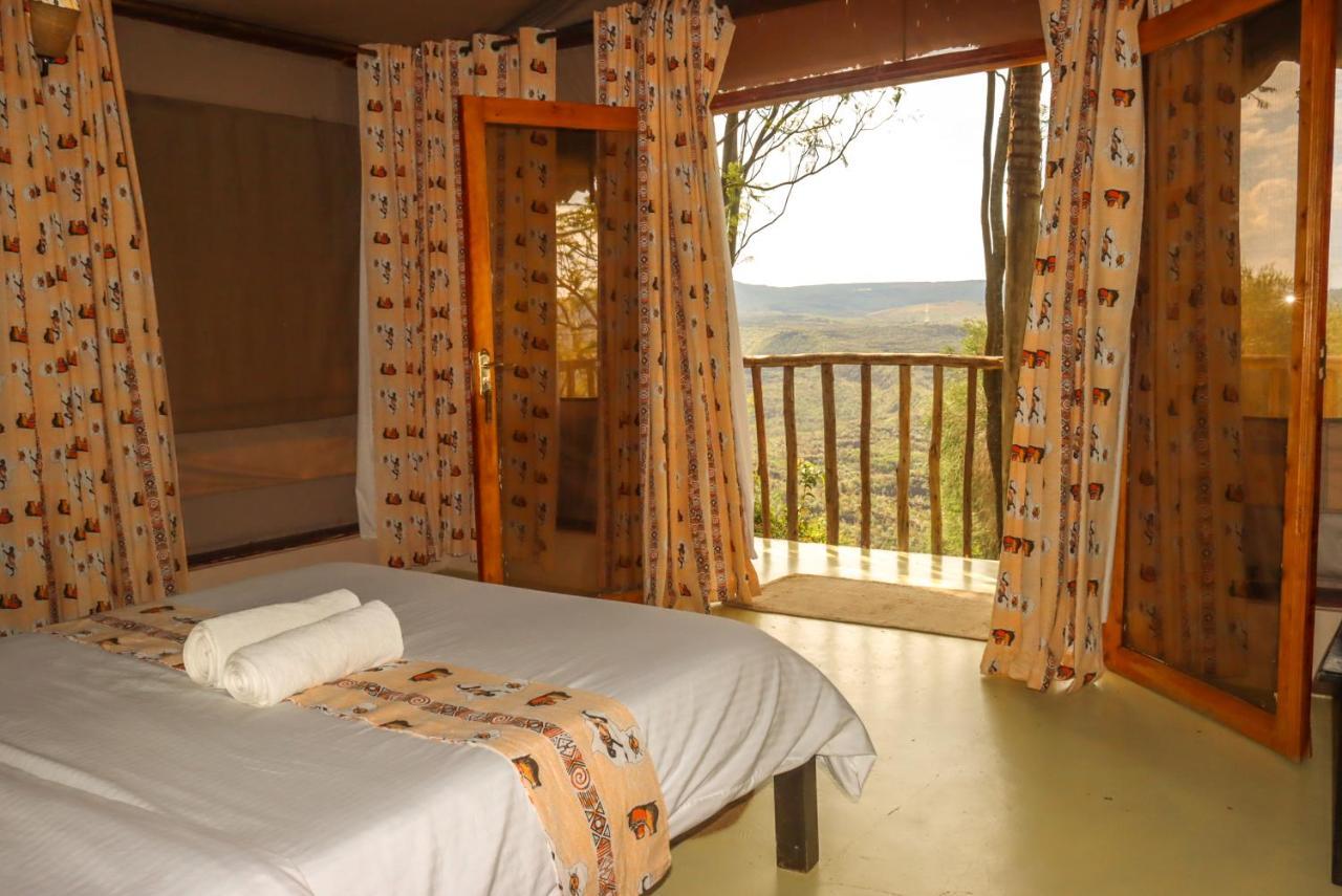 Villa Maili Saba Camp à Nakuru Extérieur photo