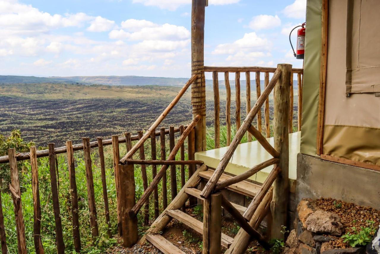 Villa Maili Saba Camp à Nakuru Extérieur photo