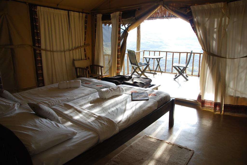 Villa Maili Saba Camp à Nakuru Extérieur photo