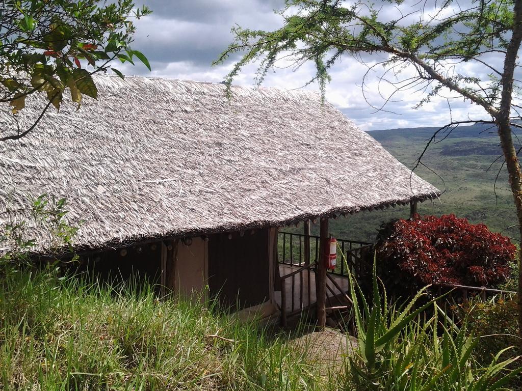 Villa Maili Saba Camp à Nakuru Extérieur photo